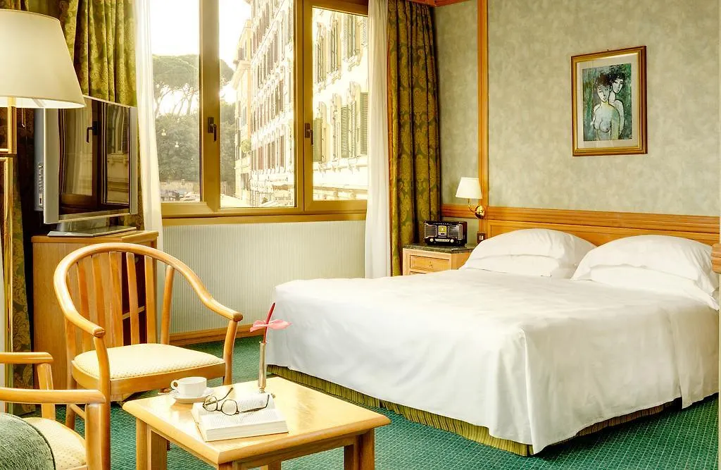 Hotel Beverly Hills-1