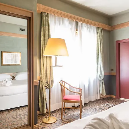 Hotel Beverly Hills-3